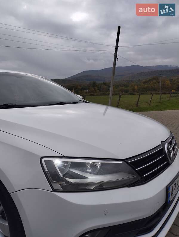 Седан Volkswagen Jetta 2016 в Сваляві