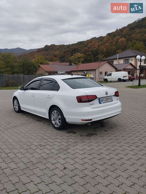 Седан Volkswagen Jetta 2016 в Сваляві