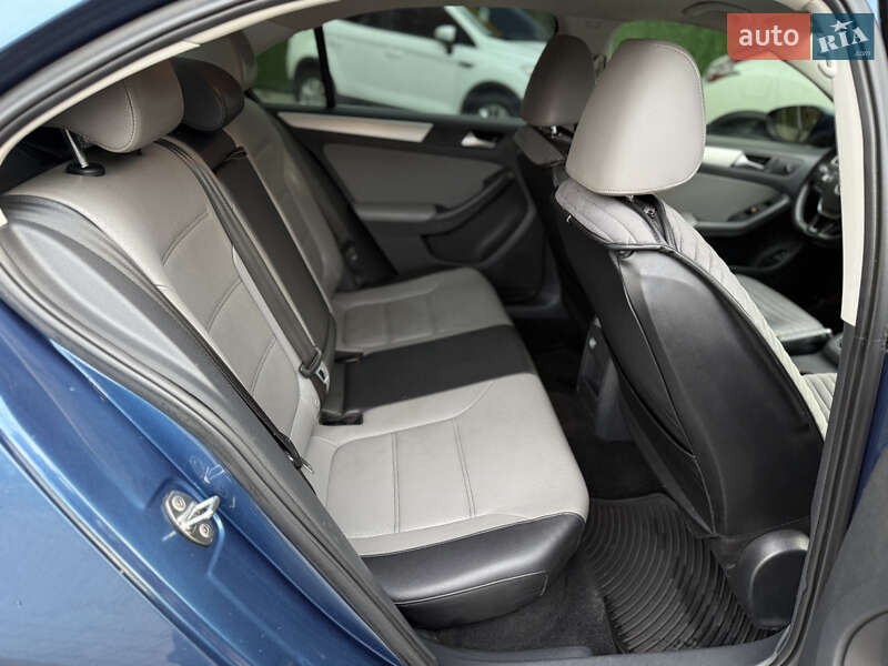 Седан Volkswagen Jetta 2015 в Одессе фото 41 Седан Volkswagen Jetta 2015 в Одессе