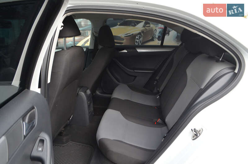 Седан Volkswagen Jetta 2016 в Киеве фото 13 Седан Volkswagen Jetta 2016 в Киеве