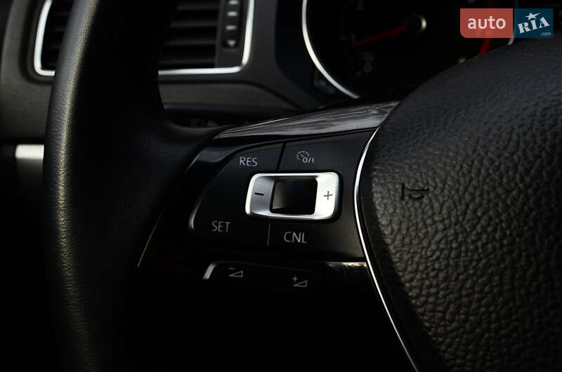 Седан Volkswagen Jetta 2016 в Киеве фото 22 Седан Volkswagen Jetta 2016 в Киеве