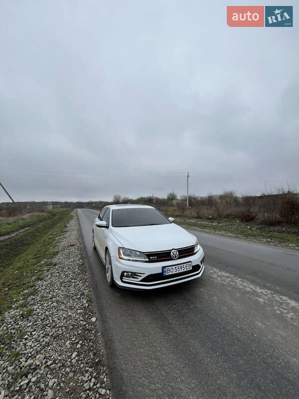 Седан Volkswagen Jetta 2015 в Борщеве