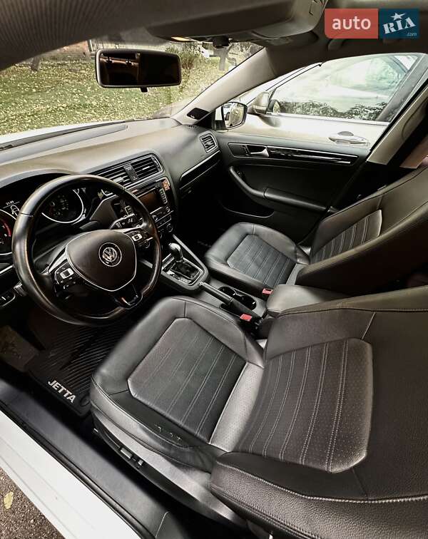 Седан Volkswagen Jetta 2014 в Киеве фото 10 Седан Volkswagen Jetta 2014 в Киеве