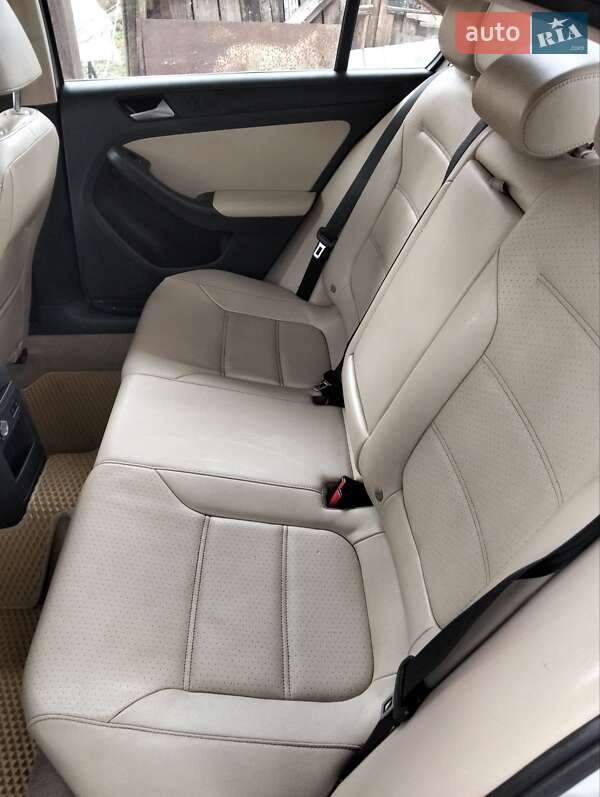 Седан Volkswagen Jetta 2013 в Конотопе фото 40 Седан Volkswagen Jetta 2013 в Конотопе