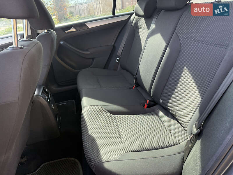 Седан Volkswagen Jetta 2012 в Одессе