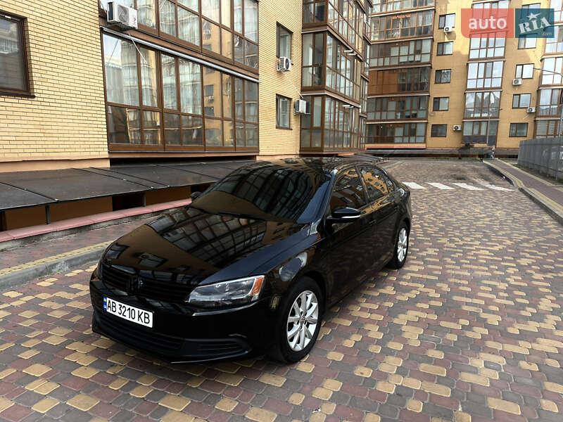 Седан Volkswagen Jetta 2014 в Виннице фото Седан Volkswagen Jetta 2014 в Виннице