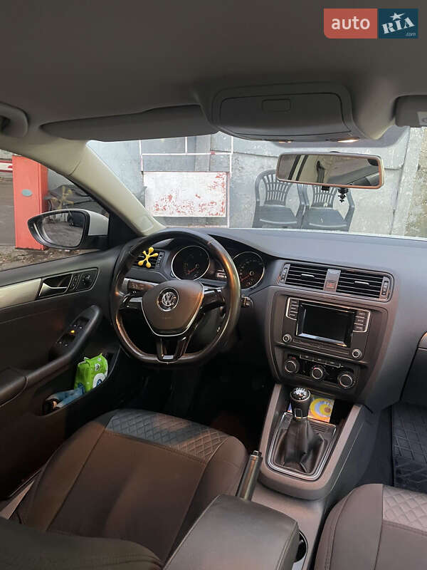 Седан Volkswagen Jetta 2016 в Киеве фото 6 Седан Volkswagen Jetta 2016 в Киеве
