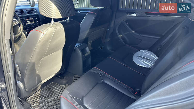 Седан Volkswagen Jetta 2015 в Полтаве