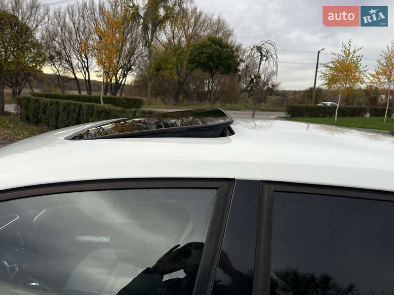 Седан Volkswagen Jetta 2013 в Умані