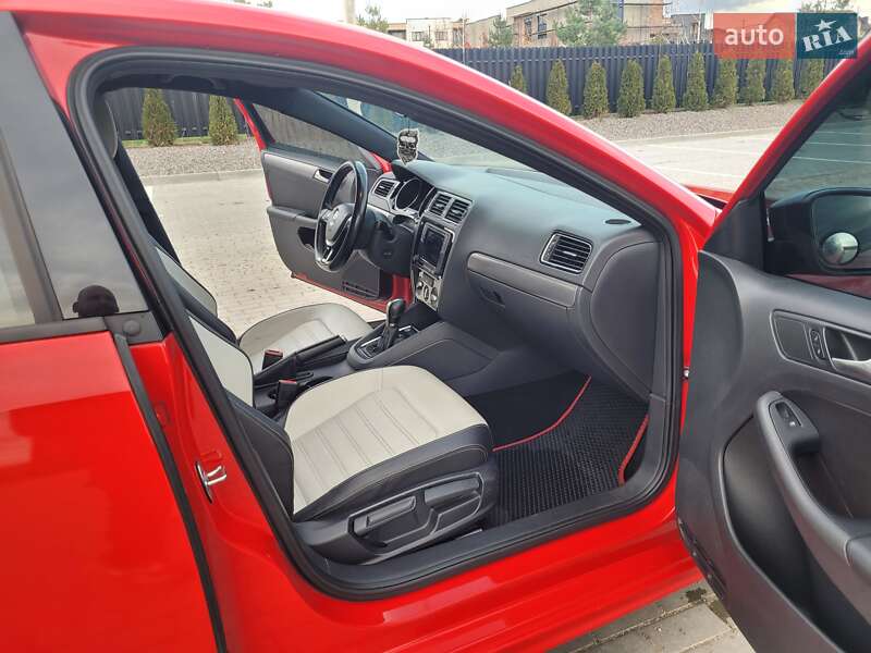 Седан Volkswagen Jetta 2016 в Тернополе фото 24 Седан Volkswagen Jetta 2016 в Тернополе