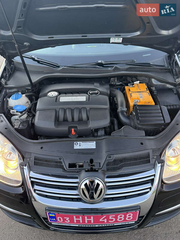 Седан Volkswagen Jetta 2010 в Балте