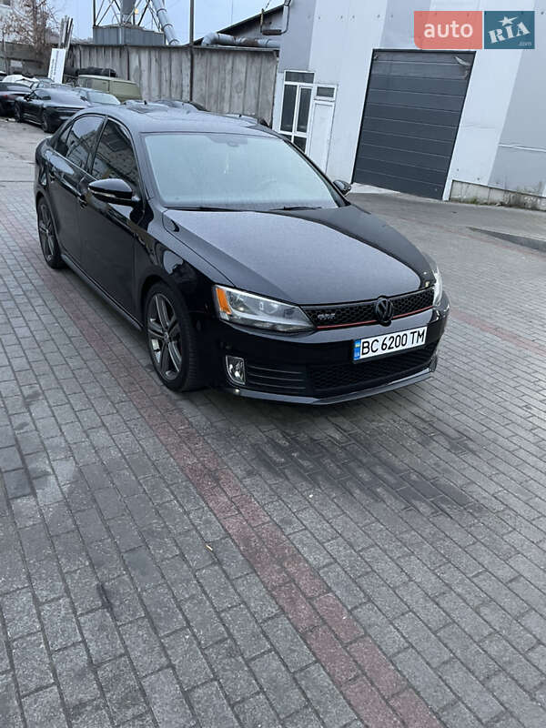 Седан Volkswagen Jetta 2014 в Львове