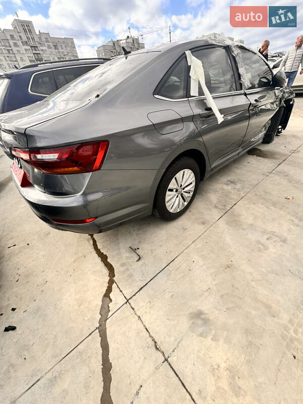 Седан Volkswagen Jetta 2019 в Львові