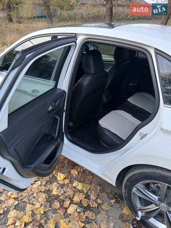 Седан Volkswagen Jetta 2019 в Ромнах фото 15 Седан Volkswagen Jetta 2019 в Ромнах