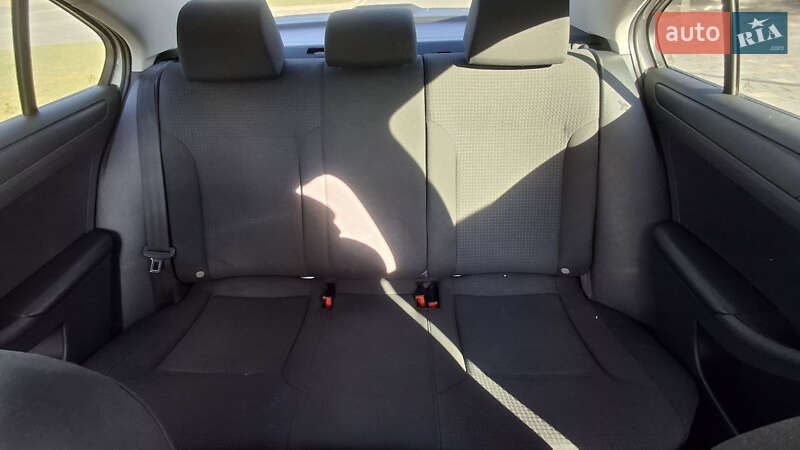 Седан Volkswagen Jetta 2016 в Ужгороде