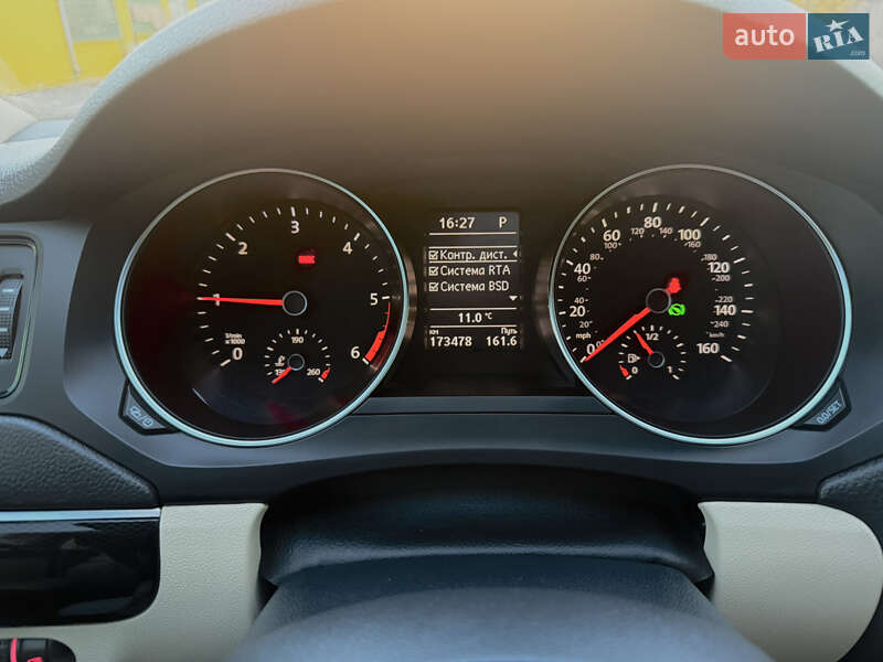 Седан Volkswagen Jetta 2014 в Хмельницком