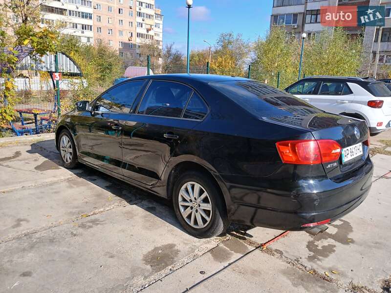 Седан Volkswagen Jetta 2013 в Запоріжжі