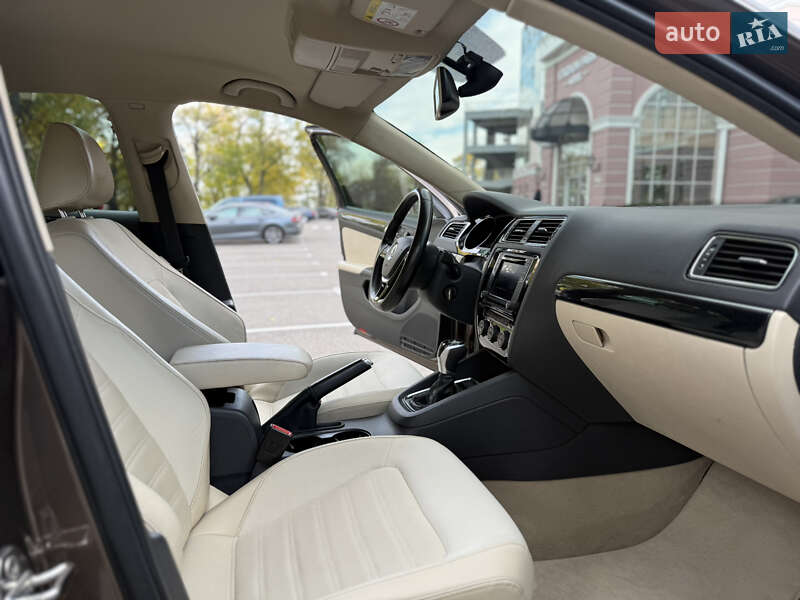 Седан Volkswagen Jetta 2016 в Одессе