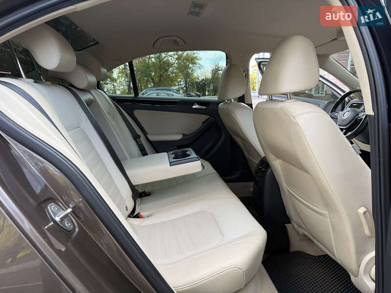 Седан Volkswagen Jetta 2016 в Одессе