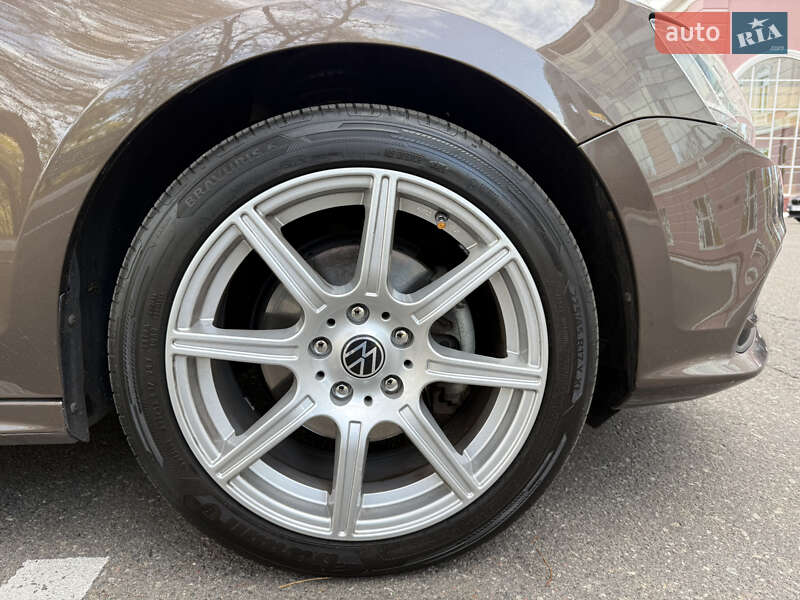 Седан Volkswagen Jetta 2016 в Одессе