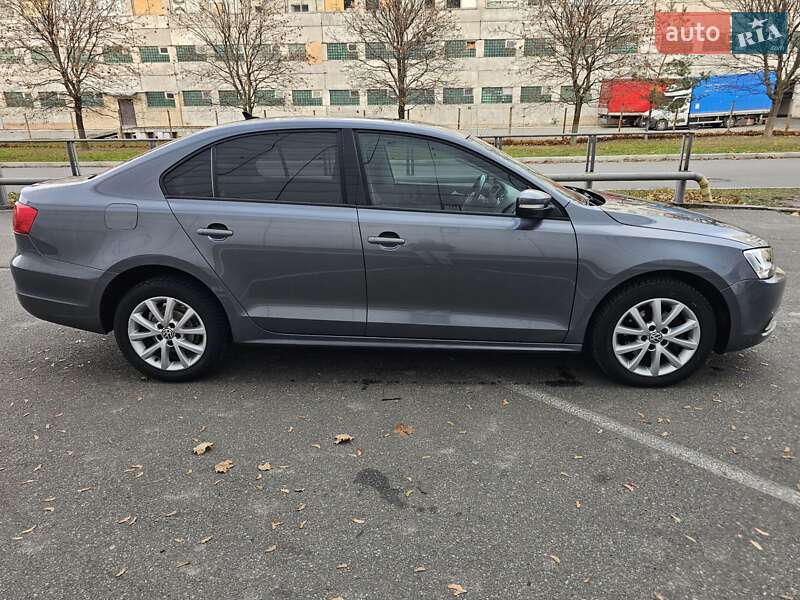 Седан Volkswagen Jetta 2011 в Броварах