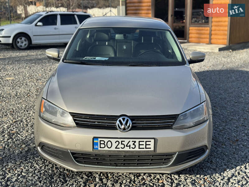 Седан Volkswagen Jetta 2012 в Хмельницком