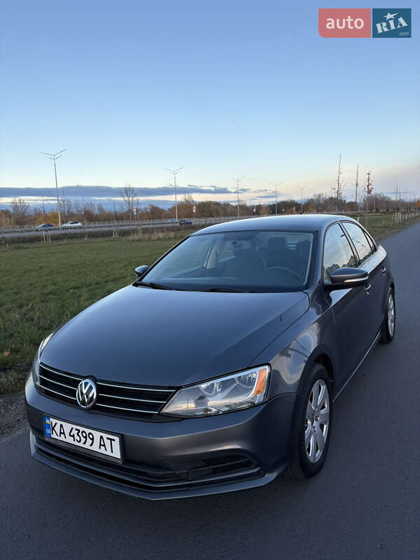 Седан Volkswagen Jetta 2015 в Києві