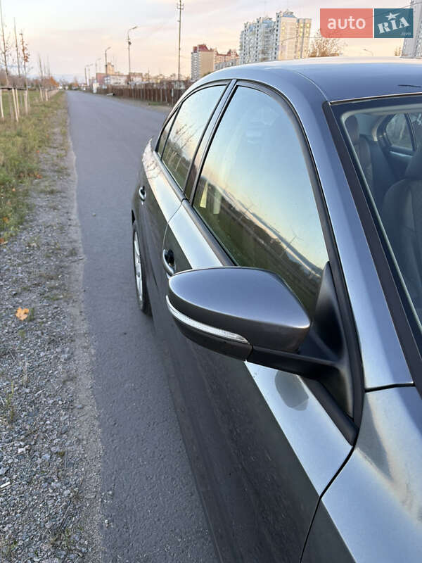 Седан Volkswagen Jetta 2015 в Києві