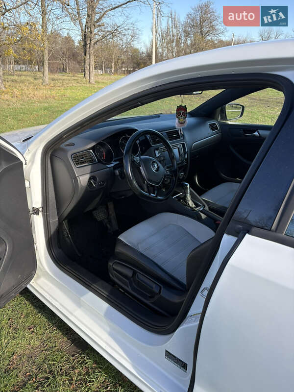 Седан Volkswagen Jetta 2015 в Кропивницькому фото 10 Седан Volkswagen Jetta 2015 в Кропивницькому