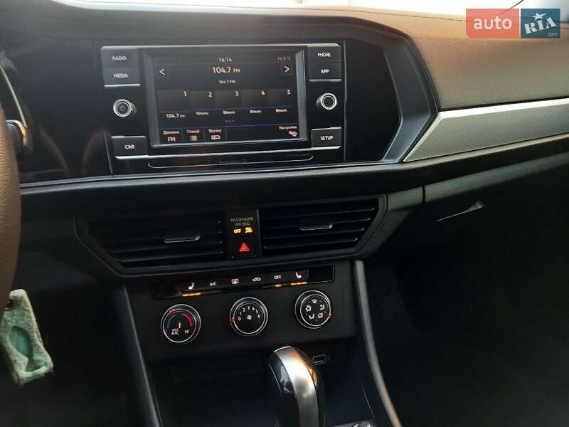 Седан Volkswagen Jetta 2018 в Львові фото 38 Седан Volkswagen Jetta 2018 в Львові