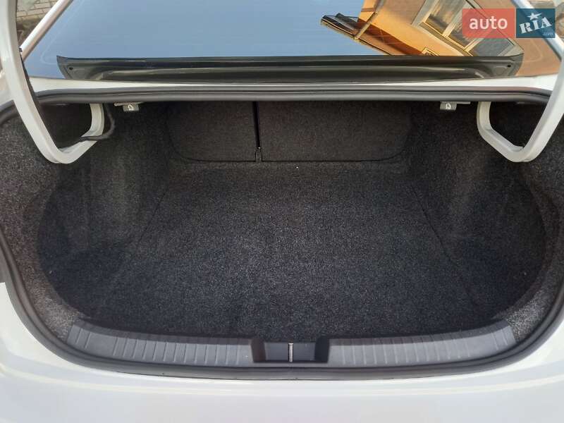 Седан Volkswagen Jetta 2018 в Львові фото 52 Седан Volkswagen Jetta 2018 в Львові