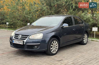 Седан Volkswagen Jetta 2008 в Києві