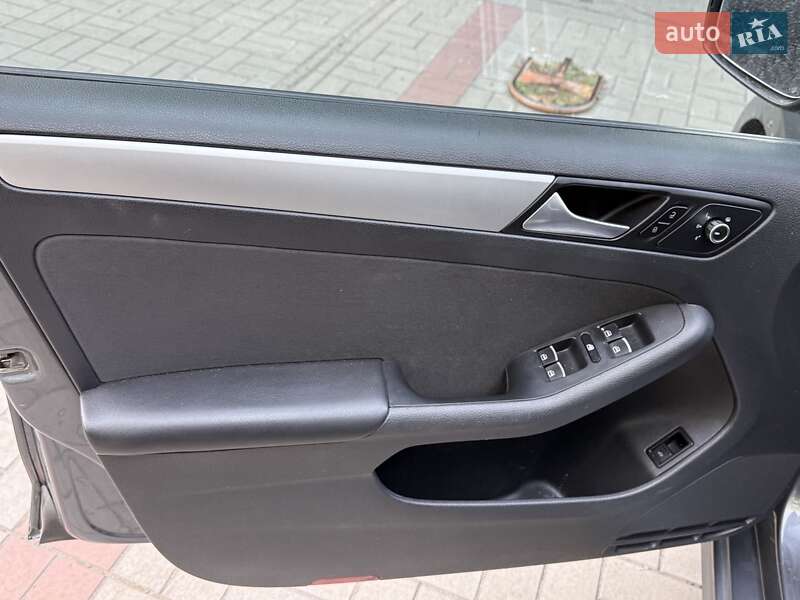 Седан Volkswagen Jetta 2013 в Запорожье фото 14 Седан Volkswagen Jetta 2013 в Запорожье