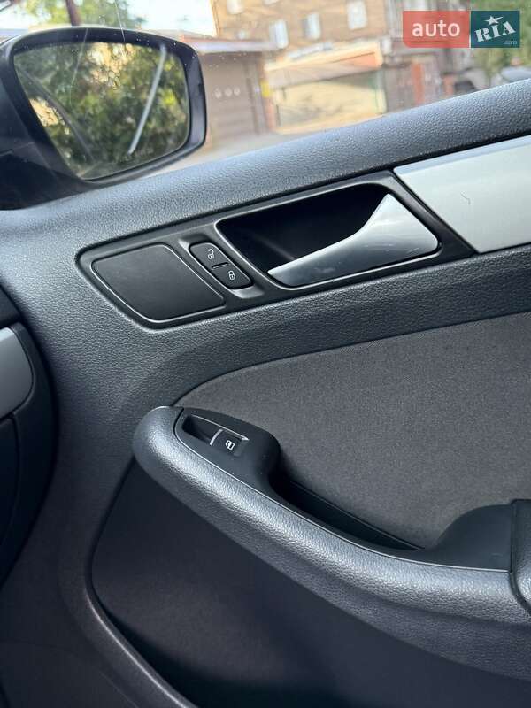 Седан Volkswagen Jetta 2013 в Запорожье фото 28 Седан Volkswagen Jetta 2013 в Запорожье