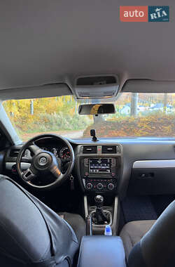 Седан Volkswagen Jetta 2013 в Винниках