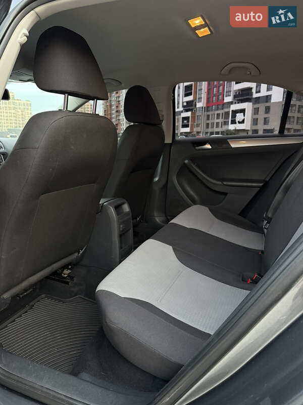 Седан Volkswagen Jetta 2016 в Києві фото 15 Седан Volkswagen Jetta 2016 в Києві