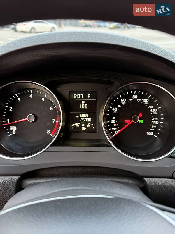 Седан Volkswagen Jetta 2016 в Києві фото 19 Седан Volkswagen Jetta 2016 в Києві