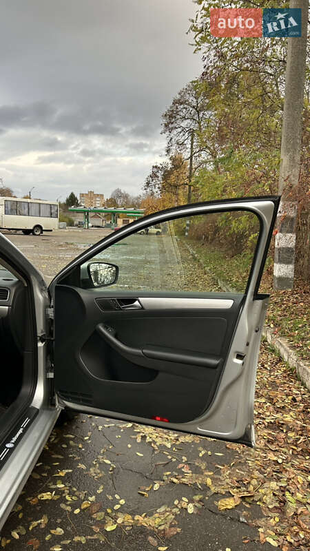 Седан Volkswagen Jetta 2015 в Лубнах