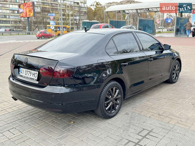 Седан Volkswagen Jetta 2014 в Киеве