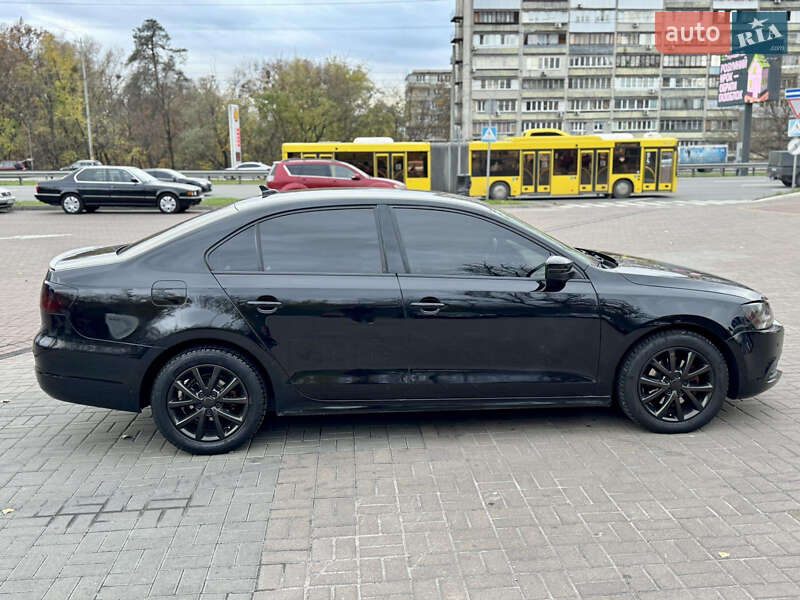 Седан Volkswagen Jetta 2014 в Киеве