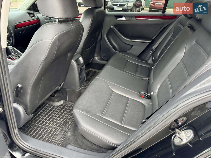 Седан Volkswagen Jetta 2014 в Киеве