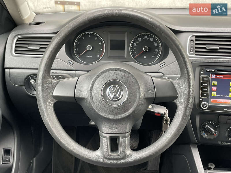 Седан Volkswagen Jetta 2014 в Киеве