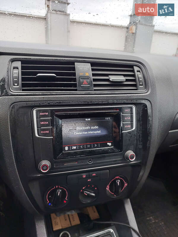 Седан Volkswagen Jetta 2015 в Киеве фото 33 Седан Volkswagen Jetta 2015 в Киеве