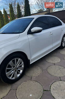 Седан Volkswagen Jetta 2016 в Харькове