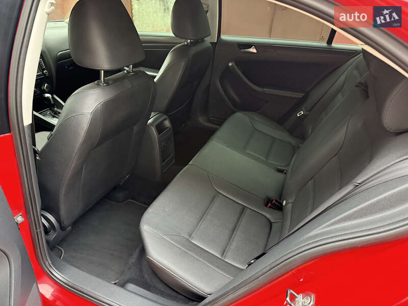 Седан Volkswagen Jetta 2012 в Киеве фото 13 Седан Volkswagen Jetta 2012 в Киеве
