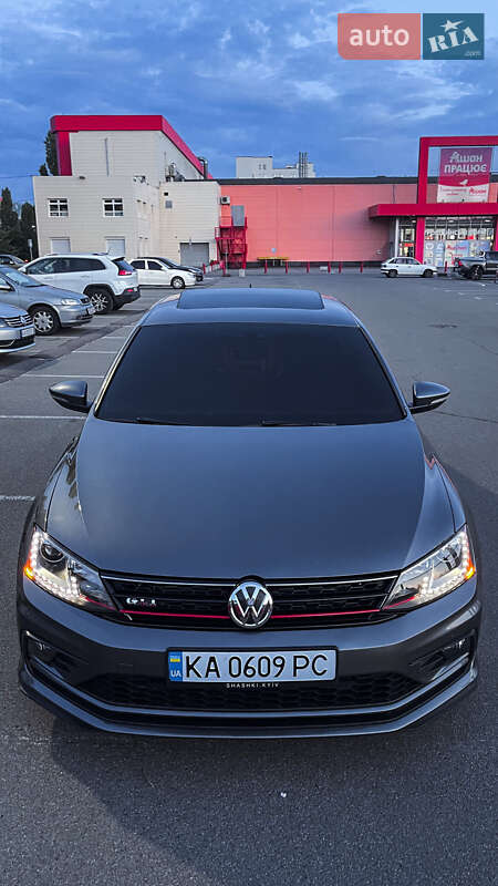 Седан Volkswagen Jetta 2017 в Киеве