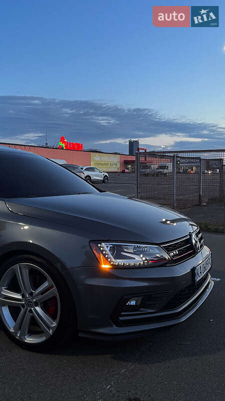 Седан Volkswagen Jetta 2017 в Киеве