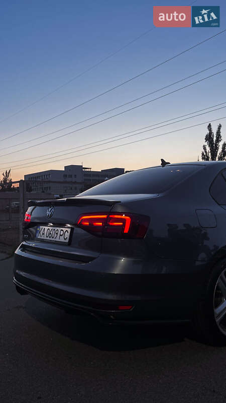 Седан Volkswagen Jetta 2017 в Киеве