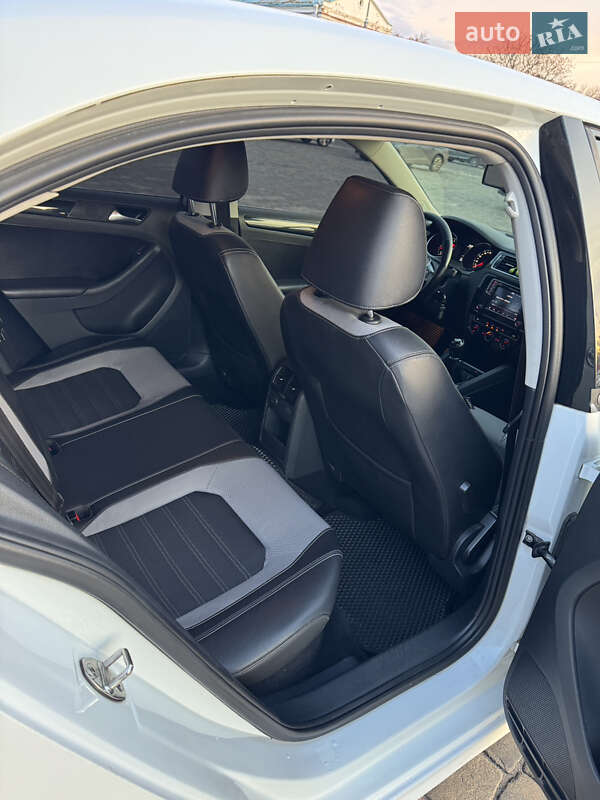 Седан Volkswagen Jetta 2016 в Харькове фото 8 Седан Volkswagen Jetta 2016 в Харькове