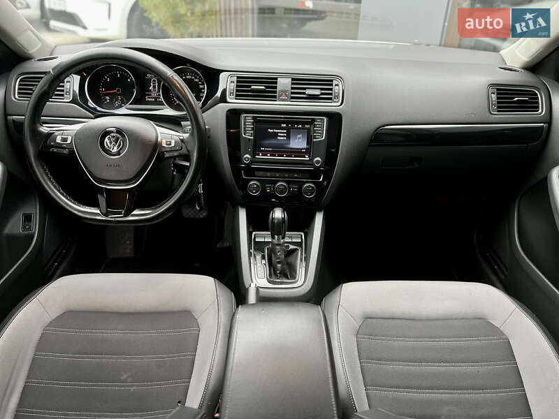 Седан Volkswagen Jetta 2016 в Одессе